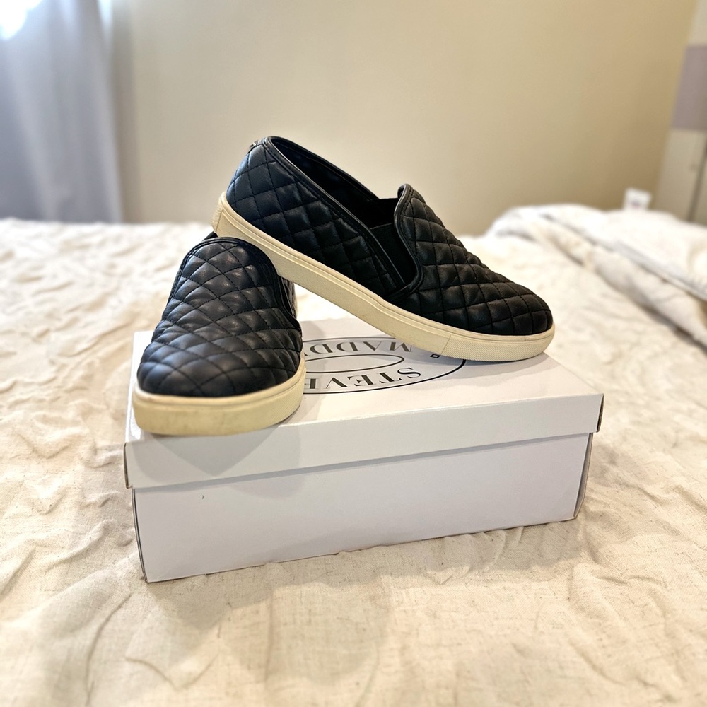 STEVE MADDEN WOMEN COLOR BLACK FLATS SIZE 8 SHOES